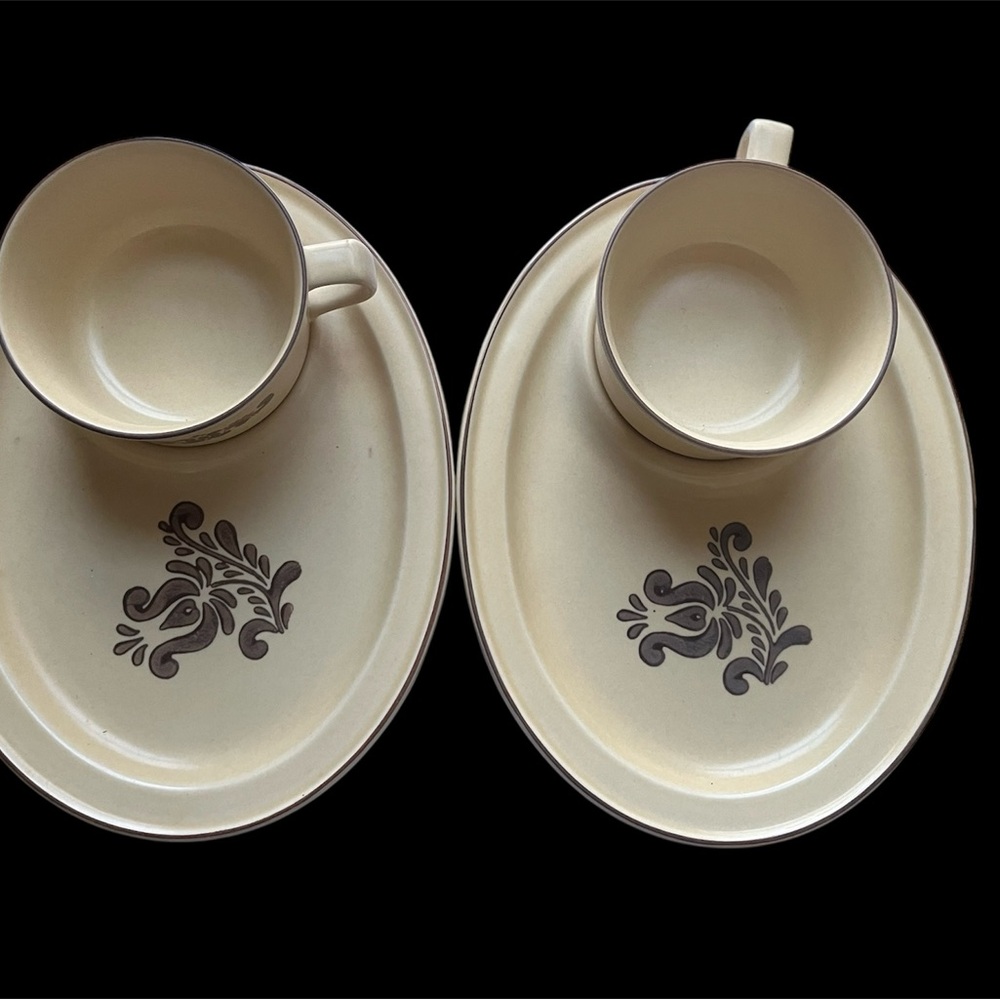 Pfaltzgraff Stoneware Cup & Saucer
Beige Brown Microwave & Oven Safe set of 2